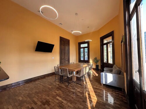 Down town Callao Deluxe - casa para grupos



