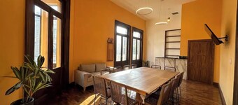 Down town Callao Deluxe - casa para grupos



