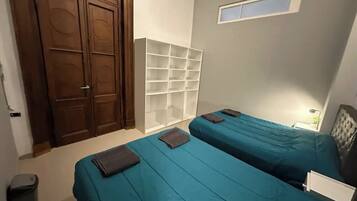 4 bedrooms, WiFi, bed sheets