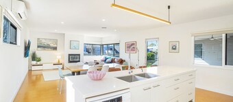 Port Retreat - Central, Pet Friendly Home