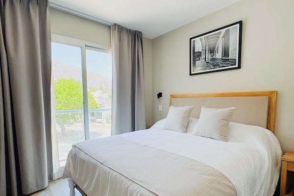 Premium bedding, in-room safe, blackout curtains, free WiFi