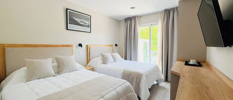 Chambre Double Supérieure, vue jardin | Literie de qualité supérieure, coffres-forts dans les chambres