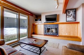 TV - Cozy 1BR Condo | Stunning Mountain Views (Crested Butte)