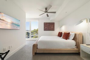 Room - "Sky-High Elegance WaterFront Penthouse 4 Beds" (Marina del Rey)