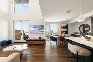Living area - "Sky-High Elegance WaterFront Penthouse 4 Beds" (Marina del Rey)