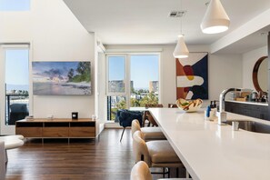 Interior - "Sky-High Elegance WaterFront Penthouse 4 Beds" (Marina del Rey)