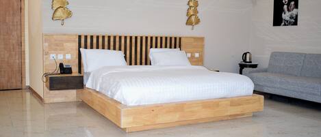 Superior Room | Minibar, desk, free WiFi