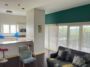 TV - Cozy Fully Equipped Condo 2BR -7min walk from Lake
(BAGOPE)