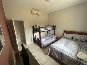 2 bedrooms, free WiFi, bed sheets - Cozy Fully Equipped Apt 2BR - 7min walk from Lake
(BAGOPE)