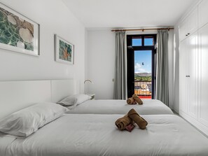 3 Schlafzimmer, Bügeleisen/Bügelbrett, WLAN, Bettwäsche