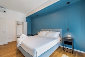 Quarto premium, sacada | Camas com colchões de espuma com sistema de memória, cofres nos quartos