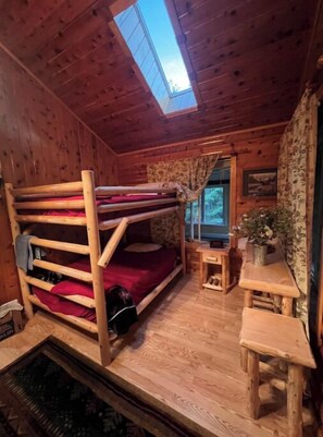 6 bedrooms, WiFi, bed sheets