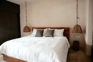 2 bedrooms, iron/ironing board, bed sheets