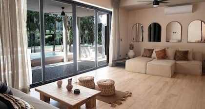 Luxury House in the Jungle with Pool by BT Homes