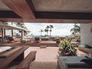 屋外ダイニングエリア