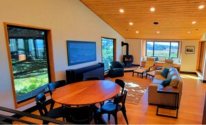 Interior -  NEW 3BR/3Bath Ocean Views 2-min walk to Bluff Trail Close to Town (Sea Ranch)