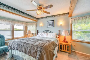 3 bedrooms, iron/ironing board, travel cot, WiFi