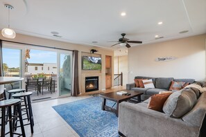 スマートテレビ、暖炉