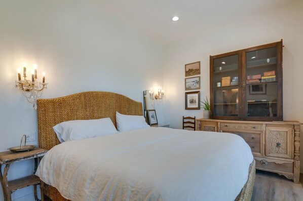 Cabin, 3 Bedrooms | Free WiFi, bed sheets - Alpine  Mountain Escape (Beaver)