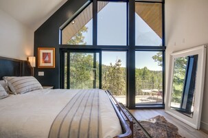 Cabin, 3 Bedrooms | Free WiFi, bed sheets