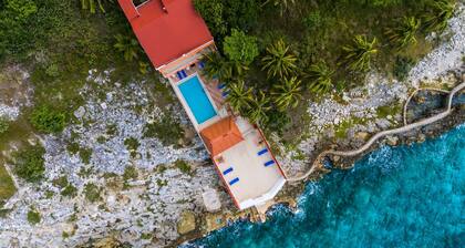 7 Bedrooms, Oceanfront, Bike Path to Town