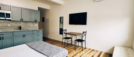 1 chambre, fer et planche à repasser, Wi-Fi gratuit