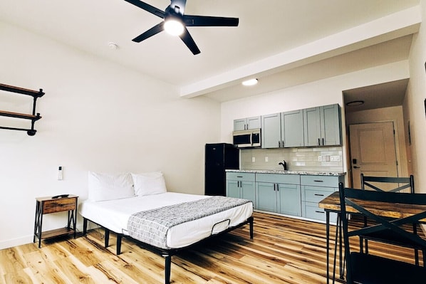 1 dormitorio, tabla de planchar con plancha, wifi gratis