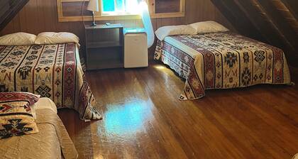 Lost Pines Lodge - Little A - Cabin 2 - Pet Friendly