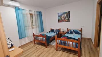 4 bedrooms, in-room safe, iron/ironing board, travel crib