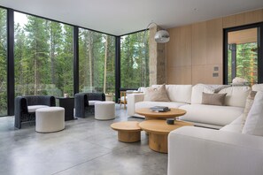 Smart TV, fireplace, video games, ping pong