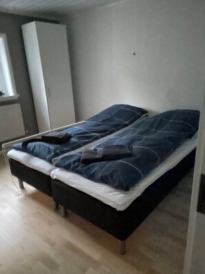 2 bedrooms, WiFi, bed sheets - Nice apartment groundfloor (Tórshavn)