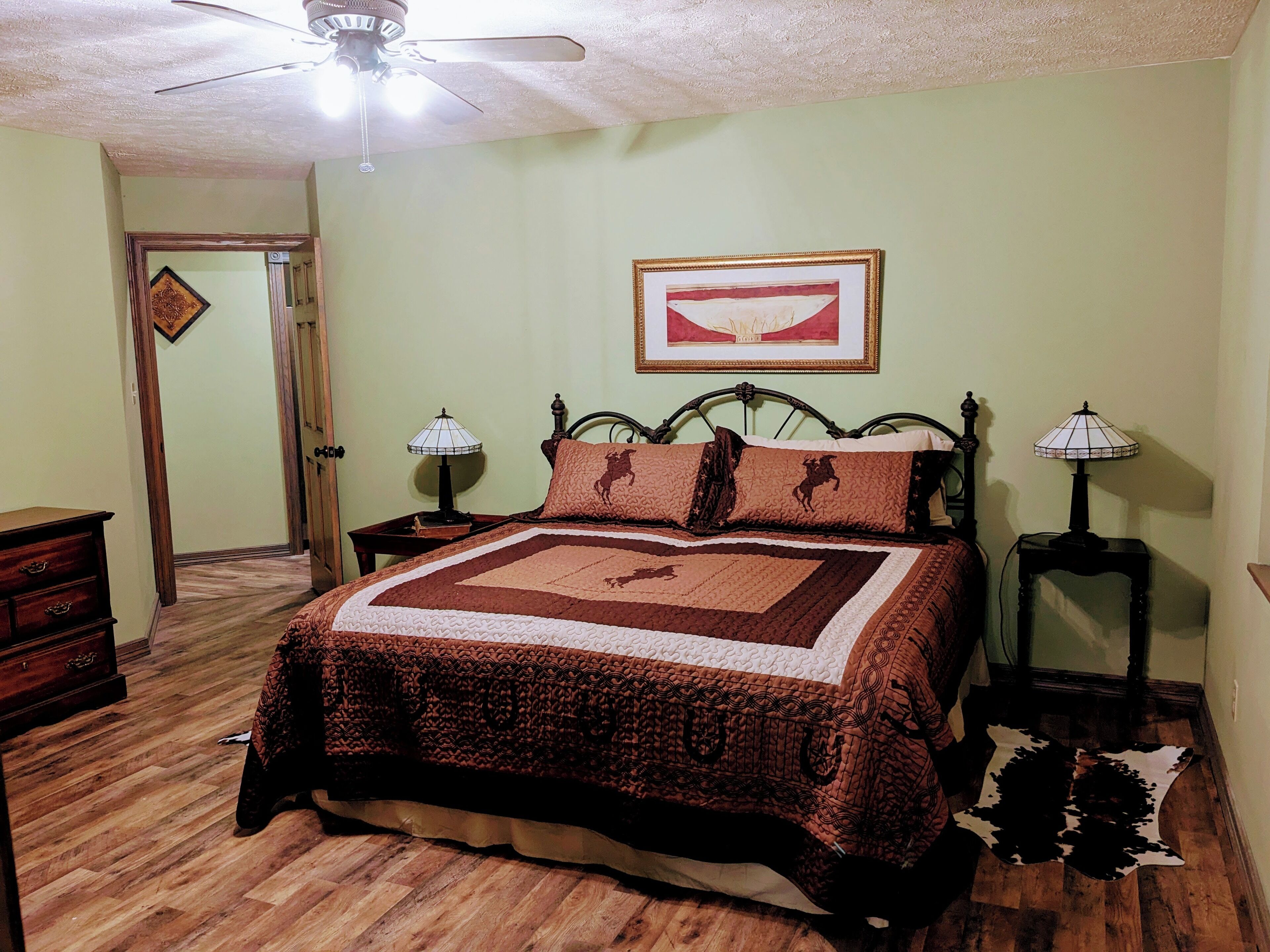 6 soverom, strykejern/-brett, reiseseng for barn og wi-fi