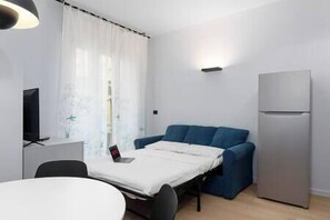 1 bedroom, iron/ironing board, Internet, bed sheets - [Center - Metro] Stylish and Modern Two-room apartment (Turin)