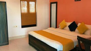 غرفة ديلوكس مزدوجة | مكتب ومساحة عمل للكمبيوتر المحمول وواي فاي مجانًا