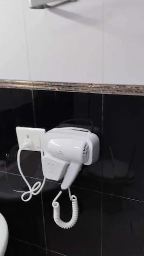 Deluxe Double Room | Bathroom amenities | Free toiletries, hair dryer, towels, soap