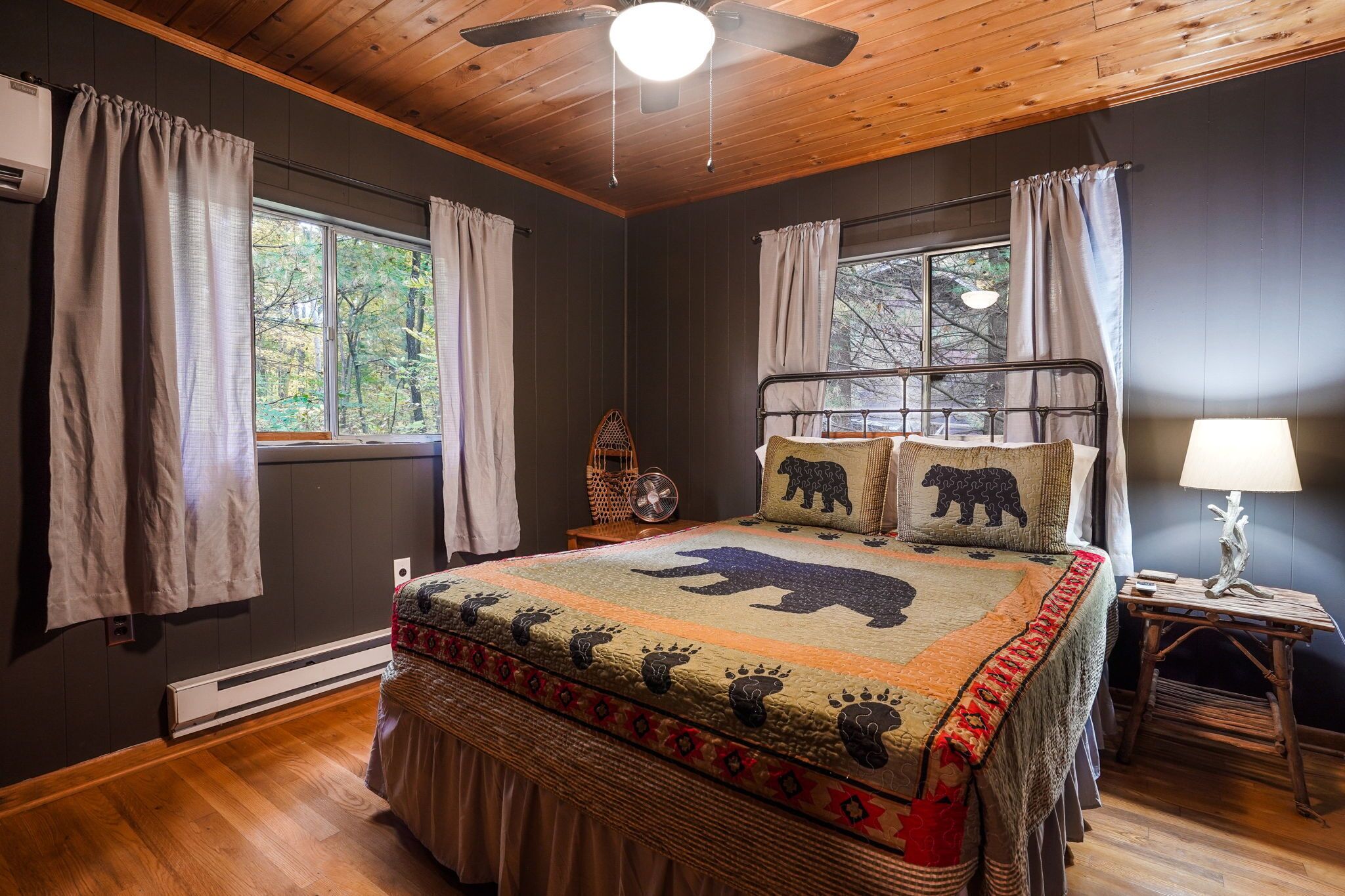 2 habitaciones, escritorio, wifi gratis y ropa de cama 