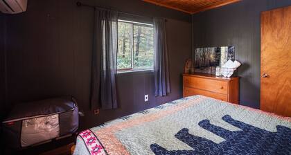 Chicory Cliffs | Hocking Hills, Views, Hot Tub