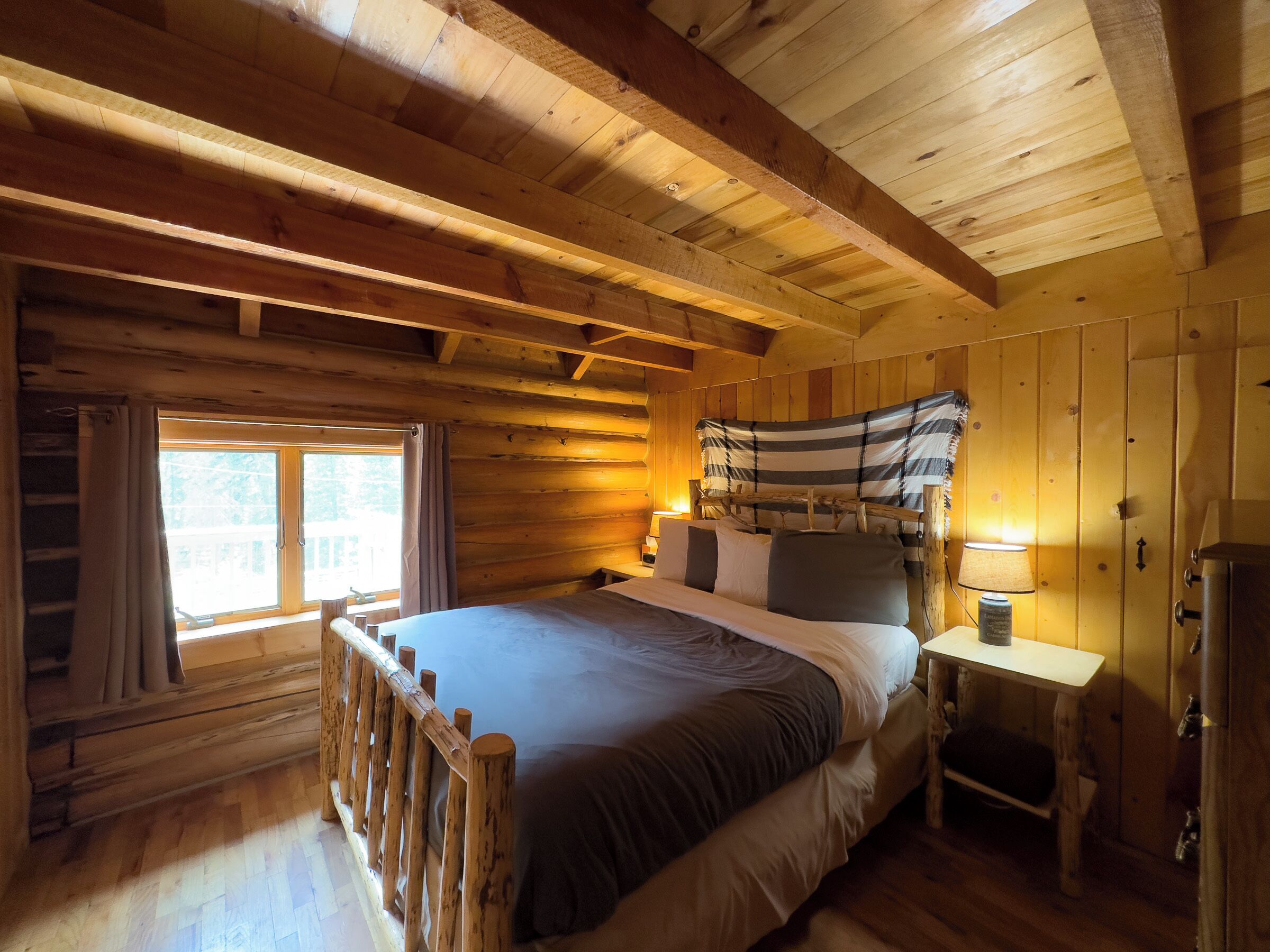 1 slaapkamer, een bureau, wifi, beddengoed