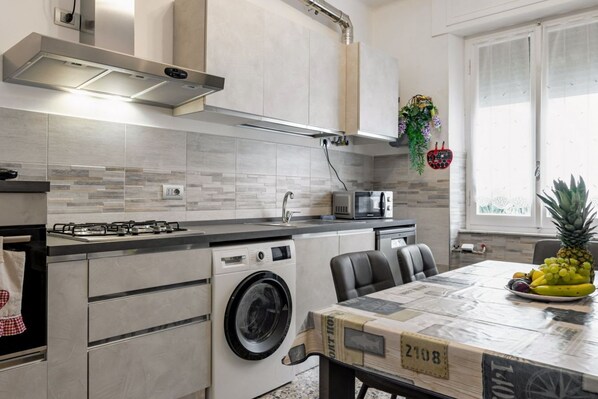 Unclassified image, 1 of 15, button