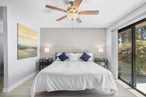 2 slaapkamers, een bureau, een strijkplank/strijkijzer, wifi