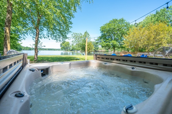 Outdoor spa tub
