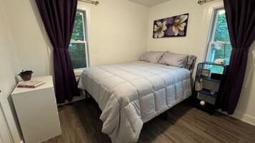 2 bedrooms, iron/ironing board, WiFi, bed sheets