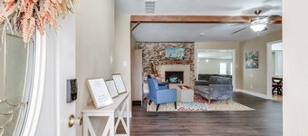 Spacious & Cozy Retreat Near OU – Perfect for Your Stay in Norman 
