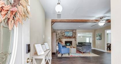 Spacious & Cozy Retreat Near OU – Perfect for Your Stay in Norman