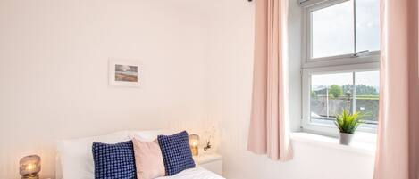 2 habitaciones, tabla de planchar con plancha y wifi gratis