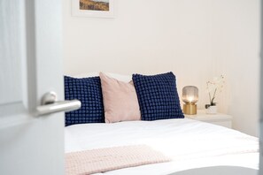 2 bedrooms, iron/ironing board, free WiFi, bed sheets - Northern Hideaways, Castle View (Bellingham)