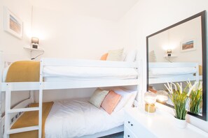 2 bedrooms, iron/ironing board, free WiFi, bed sheets - Northern Hideaways, Castle View (Bellingham)