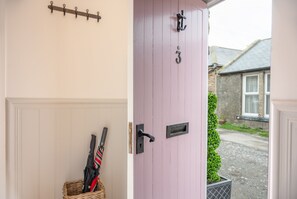 Property grounds - Northern Hideaways Eider Cottage (Seahouses)