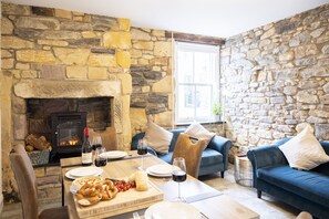 Dining - Northern Hideaways, St Cuthberts (Seahouses)