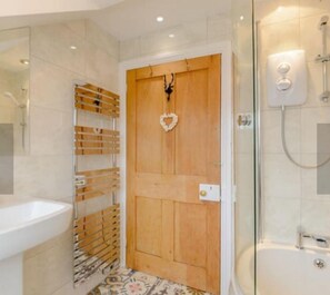 Shower, towels